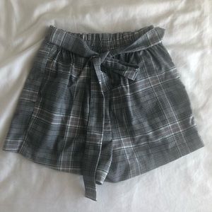H&M grey plaid shorts